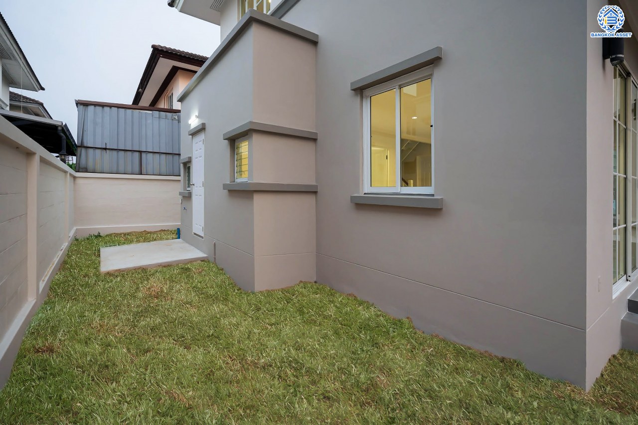 บ้านมือสองตกแต่งใหม่ โครงการ ชลลดา วัดลาดปลาดุก บ้านเดี่ยวหลังมุม คุณภาพระดับ L&H บนเนื้อที่ 57.7 ตร.ว. ฟังก์ชัน 3 ห้องนอน 2 ห้องน้ำ จอดรถได้ 1 คัน บนทำเลศักยภาพ เพียง 15 นาทีถึงเซ็นทรัลเวสท์เกต ใกล้รถไฟฟ้าสายสีม่วง "สถานีคลองบางไผ่"